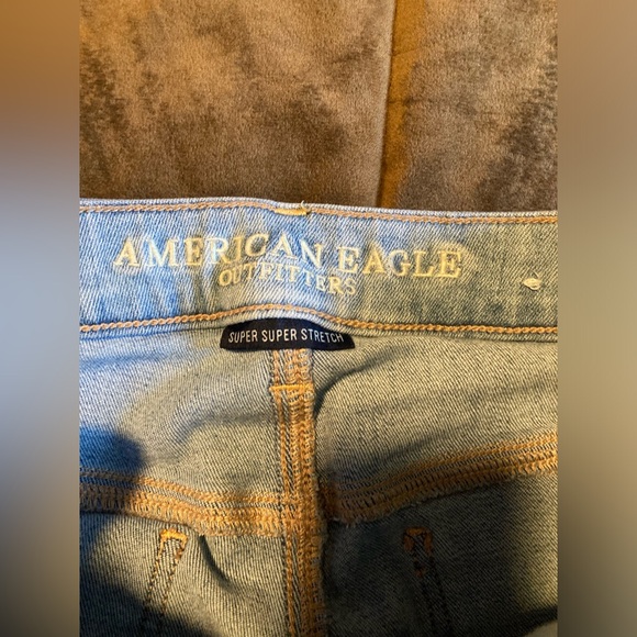 American Eagle, size 6 regular, light blue rinse, cute and comfy jeggings - Picture 2 of 8